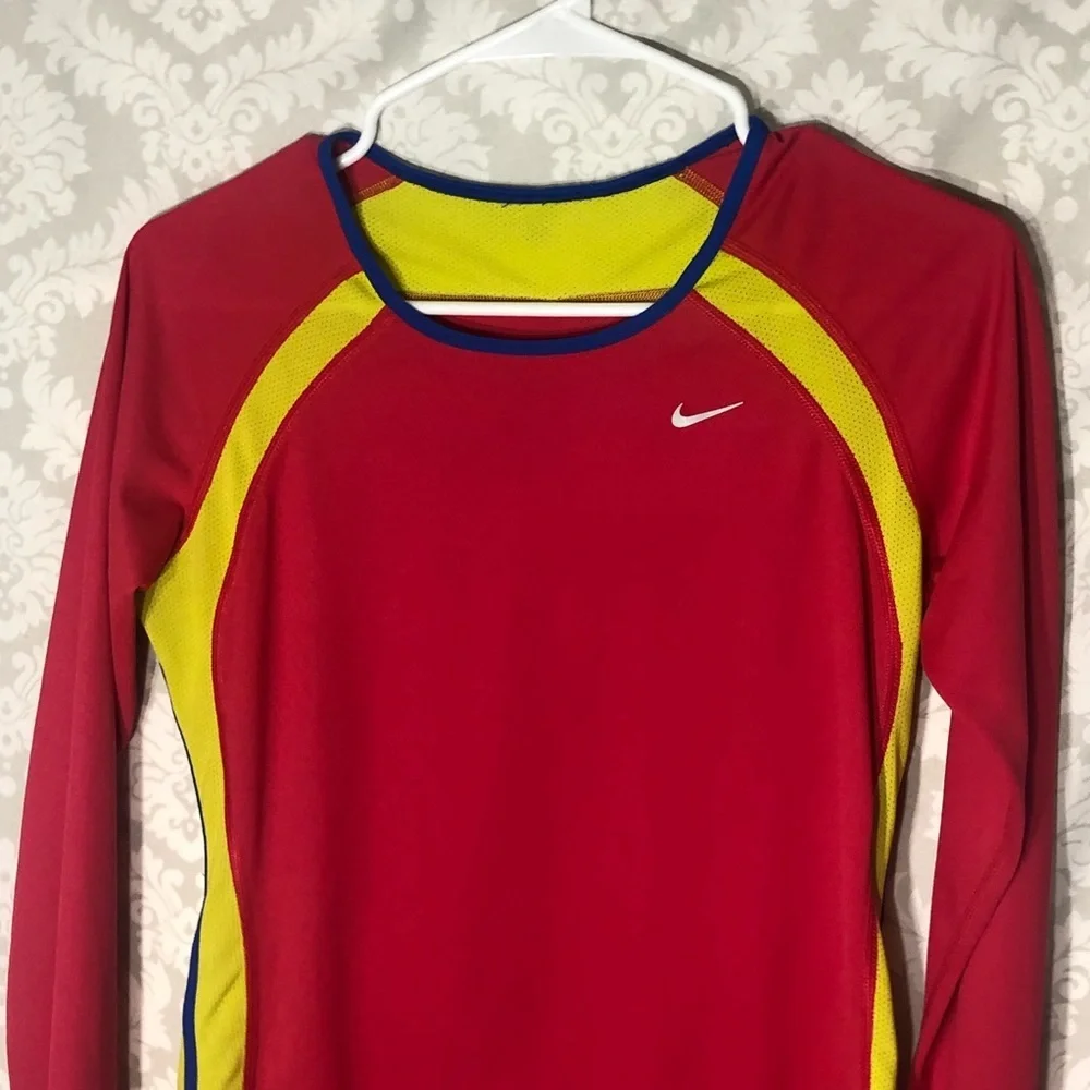 Nike Dri-Fit Long Sleeve Tee S
